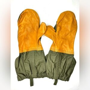 Vintage US Army M-1951 Trigger Finger Mitten Shells